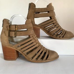 STEVE MADDEN FRENCHY CAGED LEATHER ANKLE BOOTS BOOTIES IN STONE/TAUPE EUC Sz 8